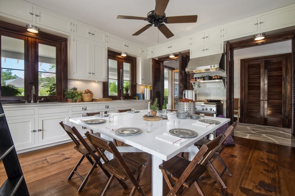 hit or miss wood flooring in living room